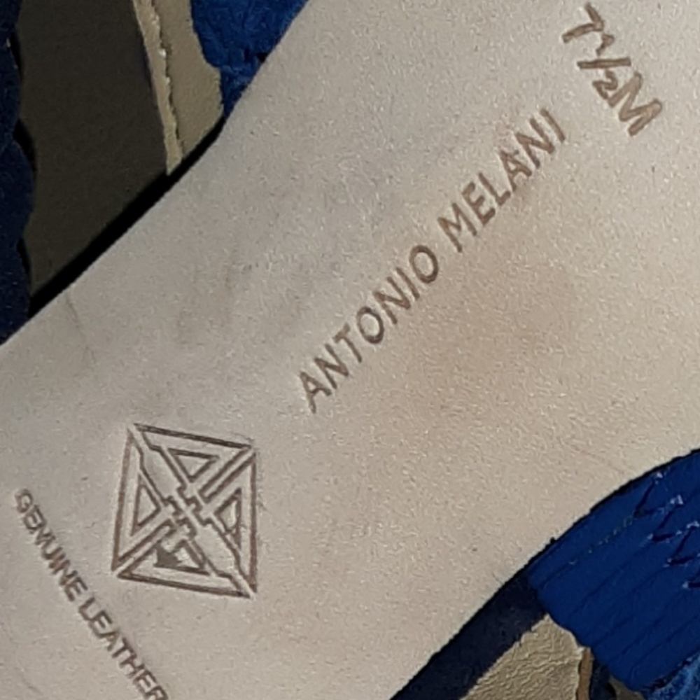 Shoes - Picture 4 of 5